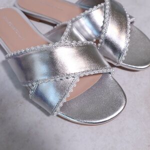 Stuart Weitzman Roza Pearl Slide Sandals in Silver size 5.5